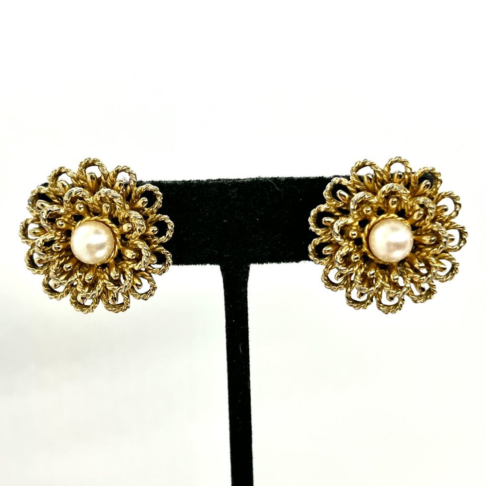 VINTAGE BOUCHER Clip Earrings Gold Tone Faux Pearl Flower Floral Openwork Signed